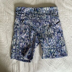 Athleta Ultimate Stash Short 7